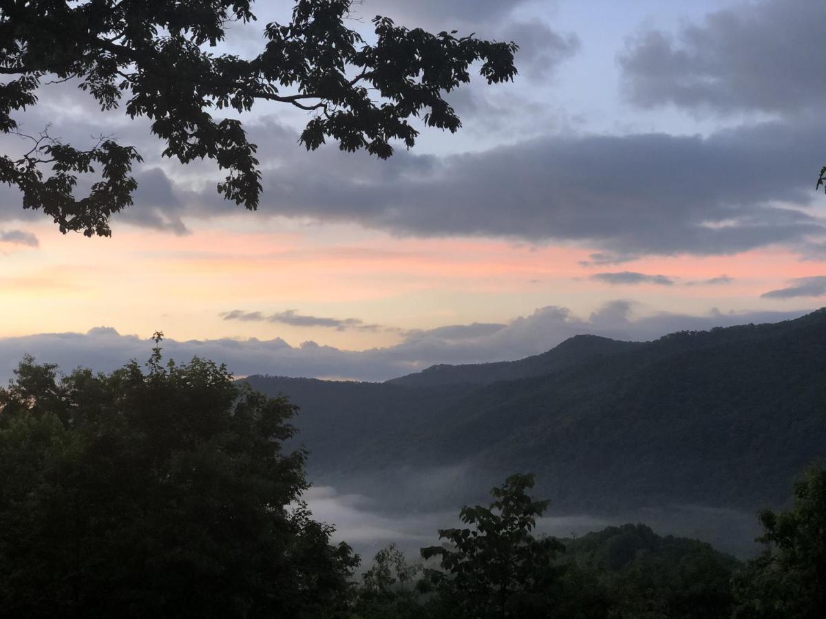 Bonnie View 21 - Amazing Smoky Mountain Retreat With Beautiful Scenic Views! Home แมกกีวาเลย์ ภายนอก รูปภาพ